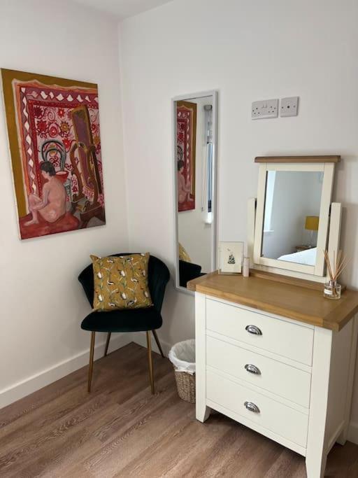 No5 At 53 - 2 Bed Apartment In Leek, Staffs Peak District ภายนอก รูปภาพ