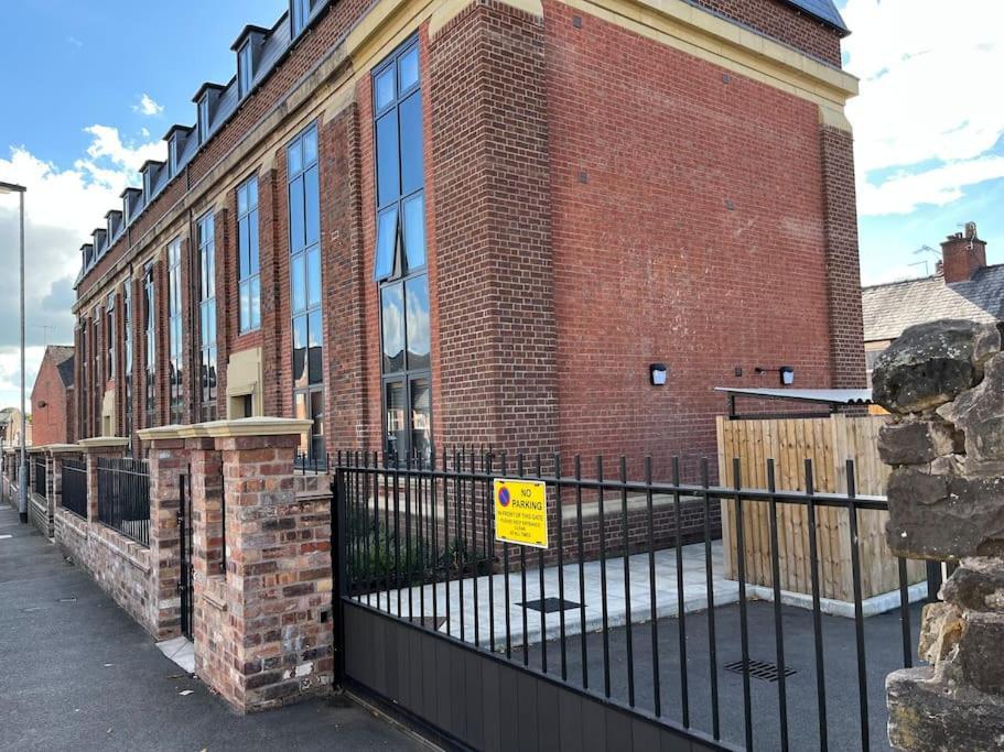 No5 At 53 - 2 Bed Apartment In Leek, Staffs Peak District ภายนอก รูปภาพ