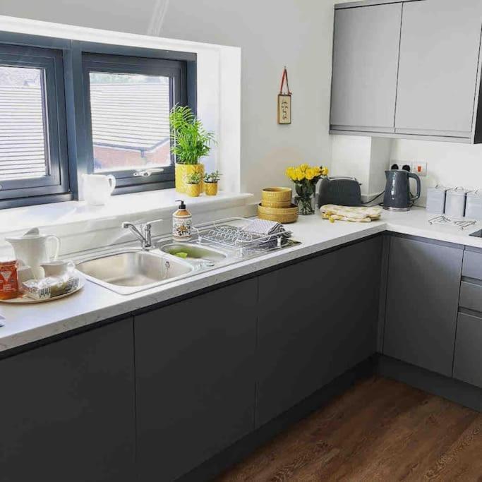 No5 At 53 - 2 Bed Apartment In Leek, Staffs Peak District ภายนอก รูปภาพ